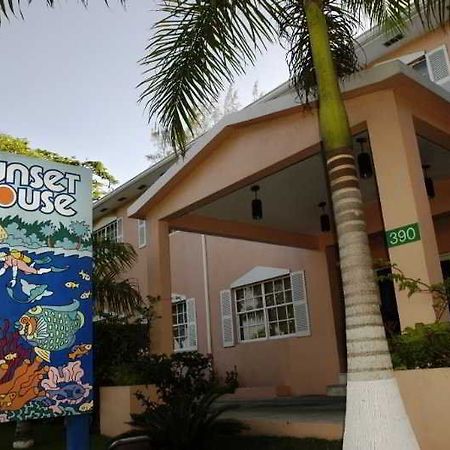 Hotel Sunset House George Town Exterior foto